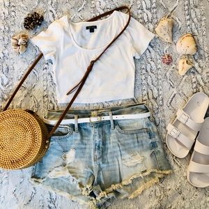 Hollister “destroyed” light-wash denim shorts ✨